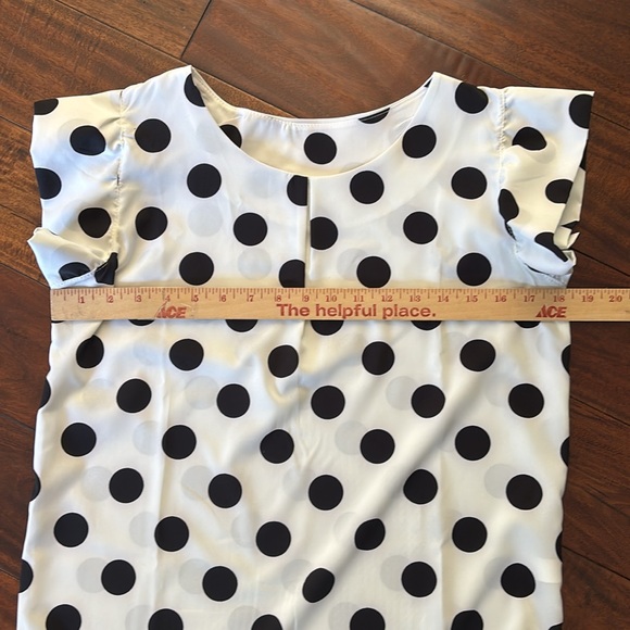 Unbranded | Polka dot blouse with ruffled sleeves - Picture 9 of 10